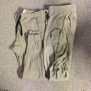 3/$30 men’s joggers 34W